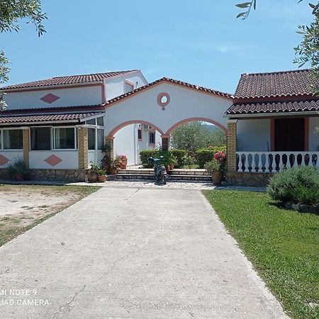 Villa Yannis Roda  Luaran gambar