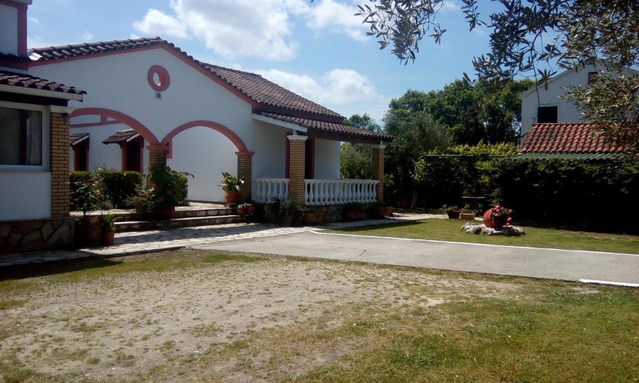 Villa Yannis Roda  Luaran gambar
