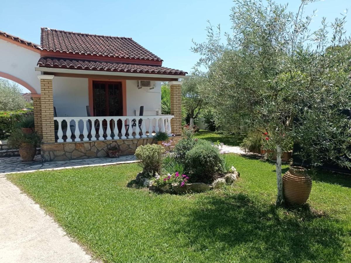 Villa Yannis Roda  Luaran gambar