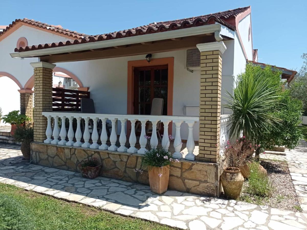 Villa Yannis Roda  Luaran gambar